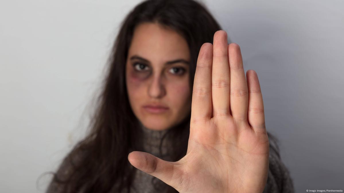 پڑھی لکھی خواتین بھی تشدد کا شکار، تو عام عورت کا کیا حال ہوگا؟