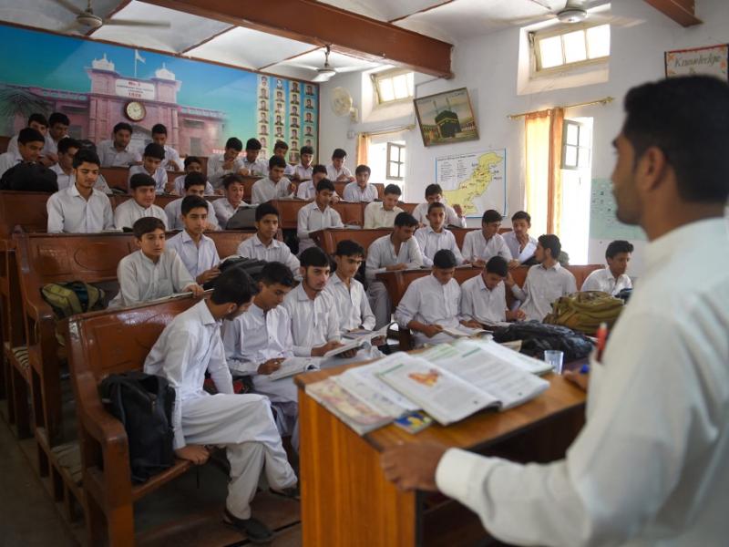 خیبرپختونخوا میں سکولوں کے بعد کالجز کی نجکاری کی تیاری