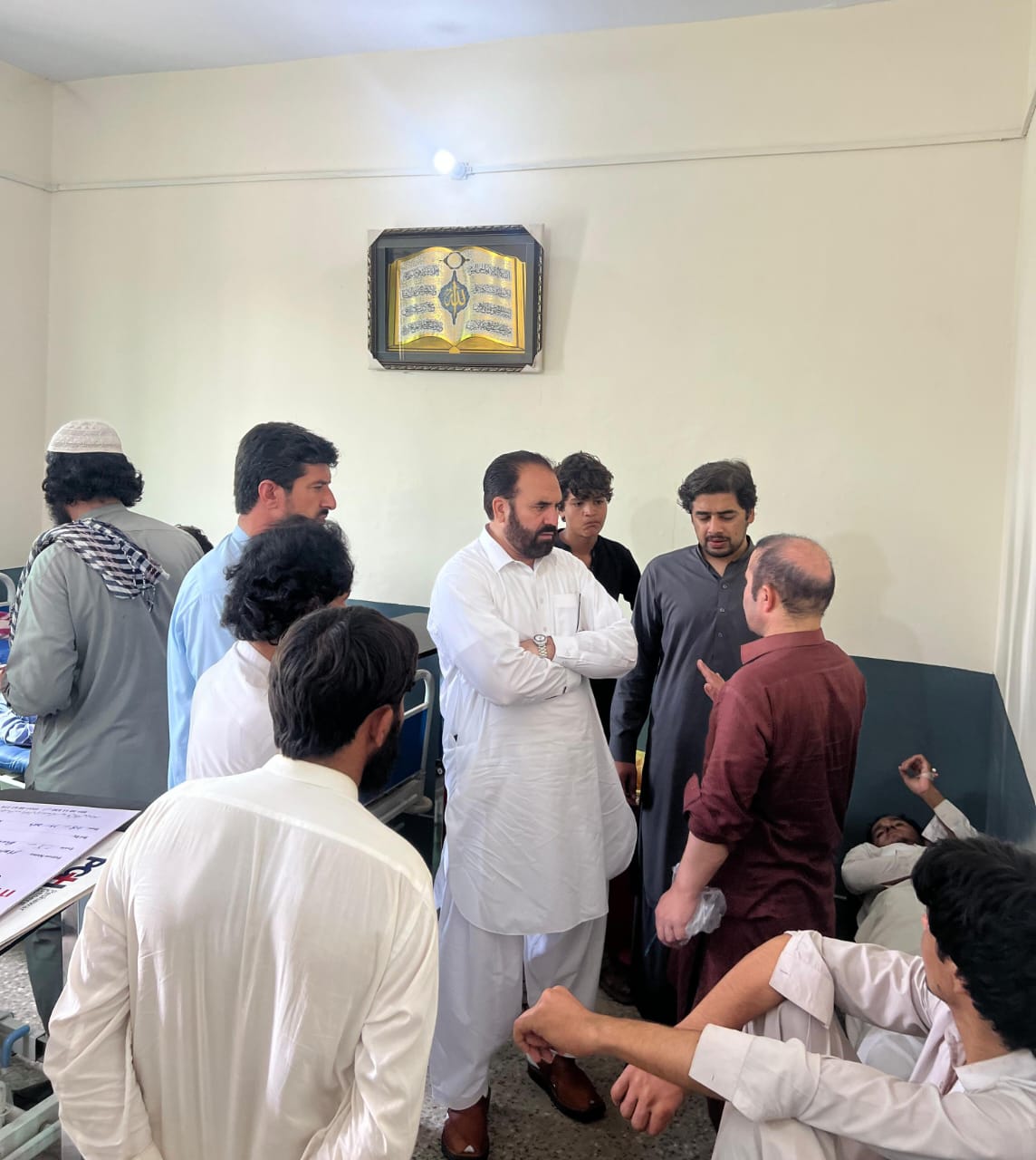 وادی تیراہ: مضر صحت خوراک کھانے سے ایک بچی جاں بحق، 16 بچے متاثر