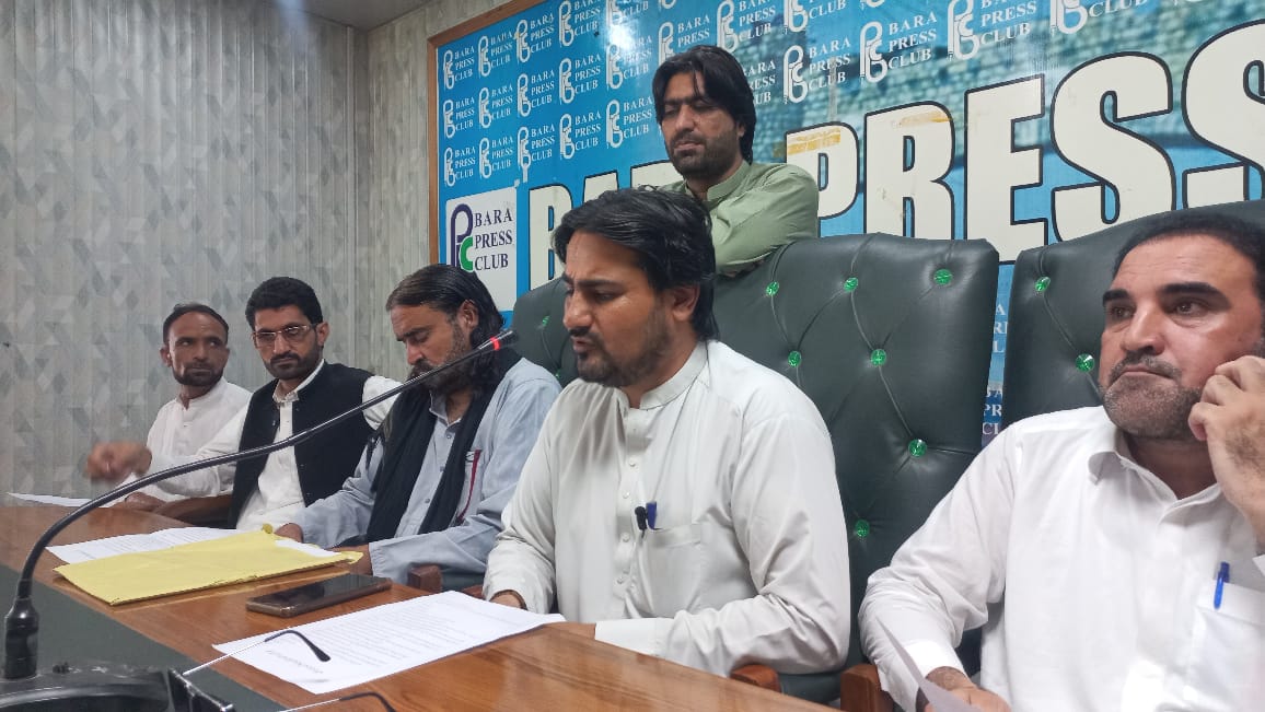 باڑہ: قبیلہ شلوبر کے چیئرمینز کی پولیس رویے کے خلاف احتجاجی پریس کانفرنس