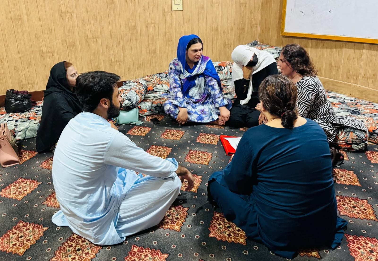 خواجہ سرا تنطیم کا سیلاب متاثرین  کیلئے ہائی جین کٹس تقسیم کرنے کا اعلان