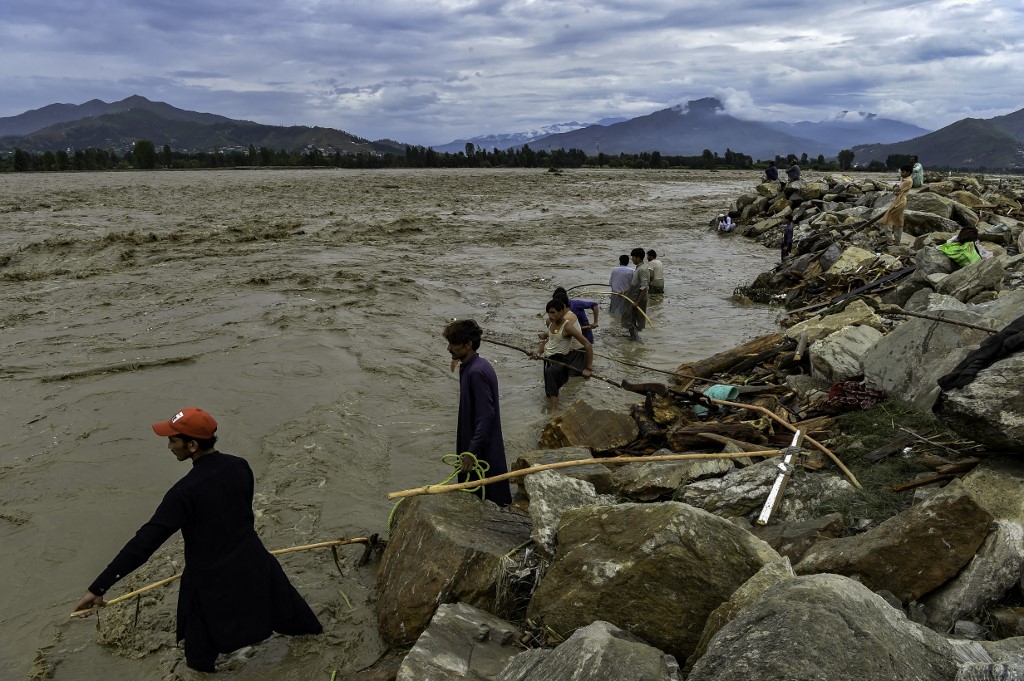 مانسہرہ/بٹگرام سرحدی گاؤں میں سیلابی ریلہ، ایک ہی خاندان کے 18 افراد جاں بحق
