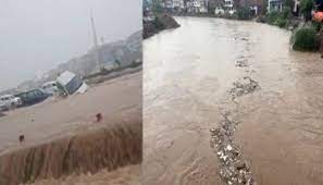 بونیر: سیلاب میں بہہ جانے والے 13 افراد تاحال لاپتہ، 296 افراد کی لاشیں لواحقین کے حوالے