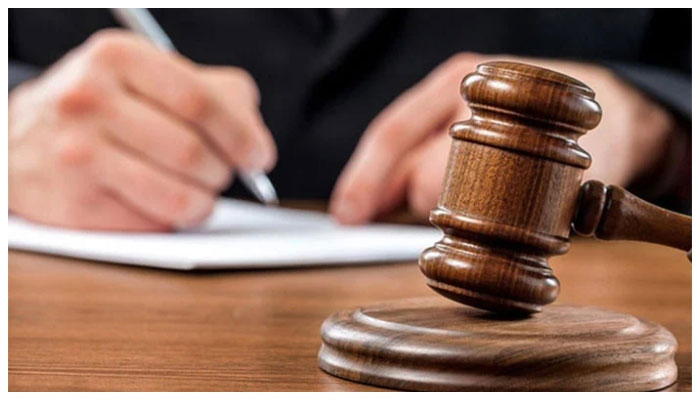 پشاور: بیوی کے قتل پر پولیس اہلکار کو عمر قید