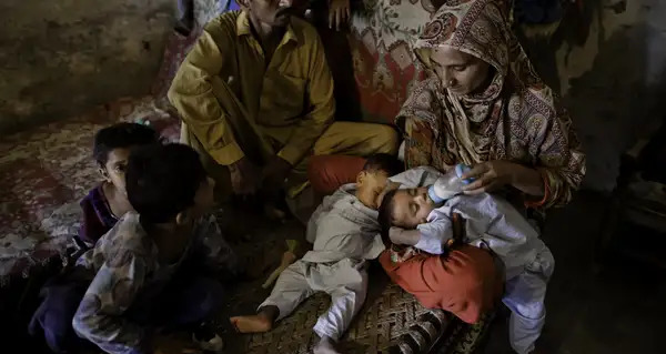 باجوڑ: خوراک کی کمی کے باعث درجنوں مائیں  اور شیر خوار بچے متاثر