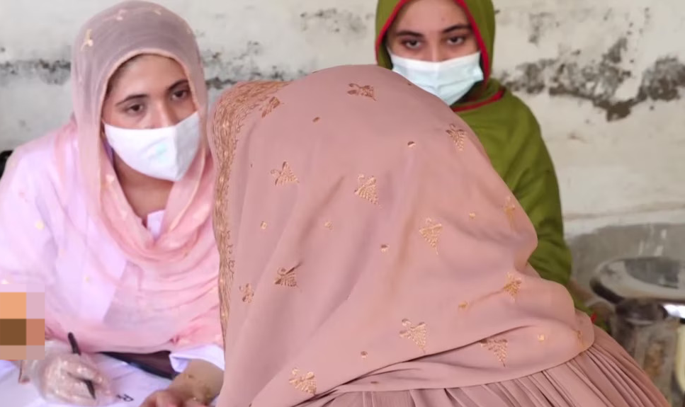 حالیہ  سیلاب اور بارشوں سے حاملہ خواتین کن کن بیماریوں سے متاثر ہو سکتی ہیں؟