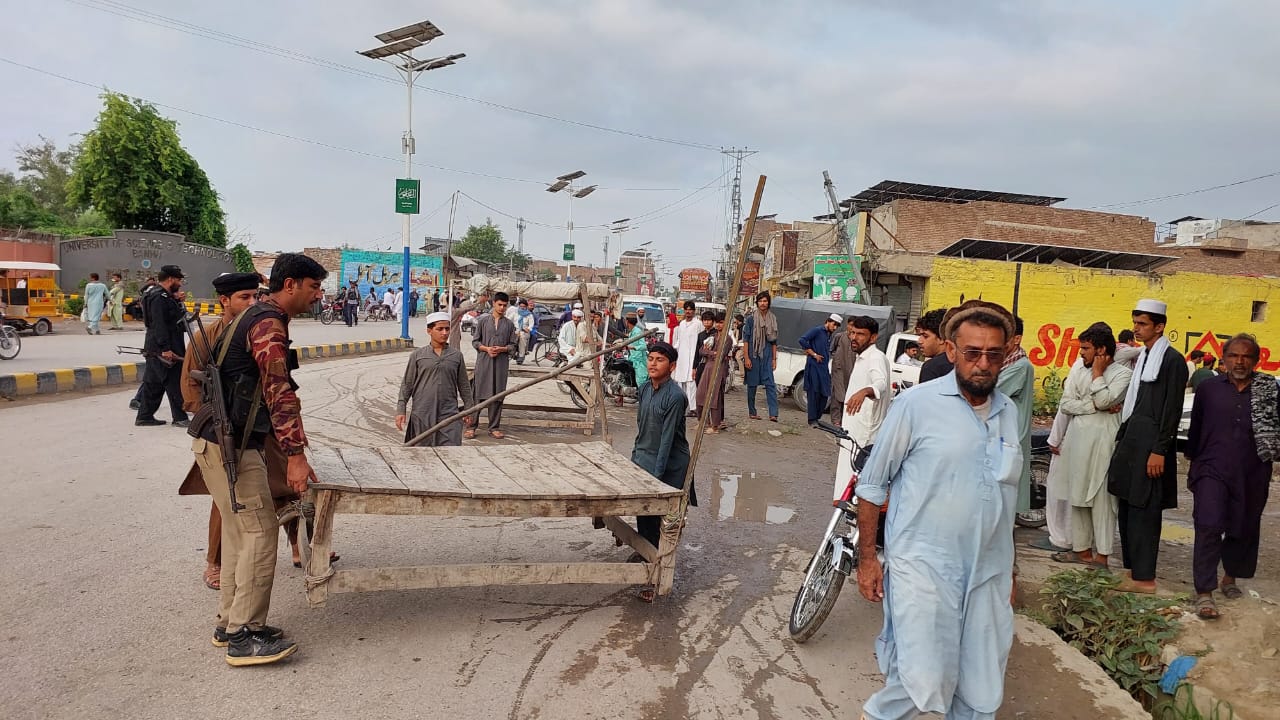 لکی مروت/بنوں :  دہشتگردی کے واقعات، دو پولیس اہلکار شہید،4 دہشتگرد  ہلاک