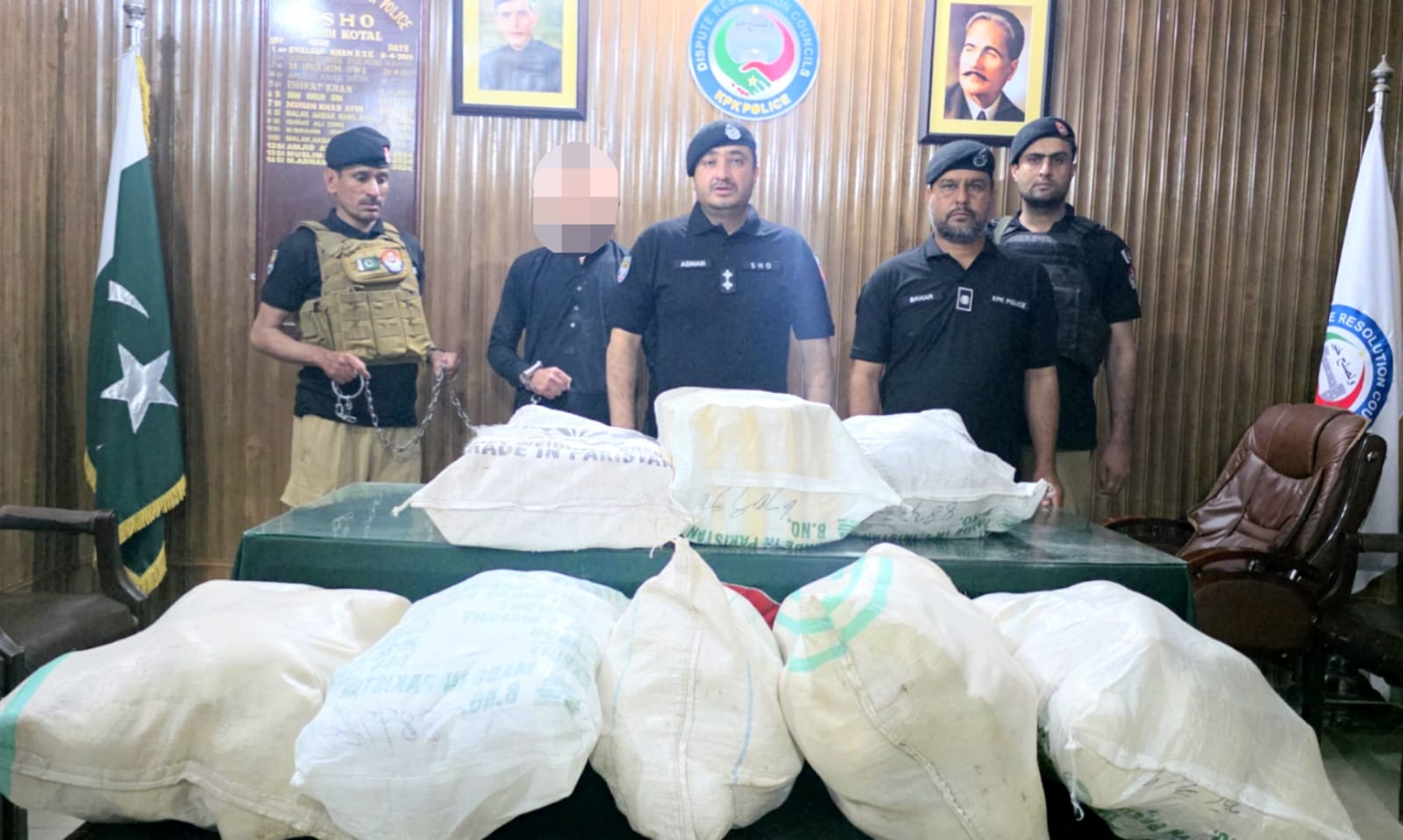 خیبر:  لنڈیکوتل پولیس کی کارروائی، کروڑوں روپے مالیت کی منشیات برآمد