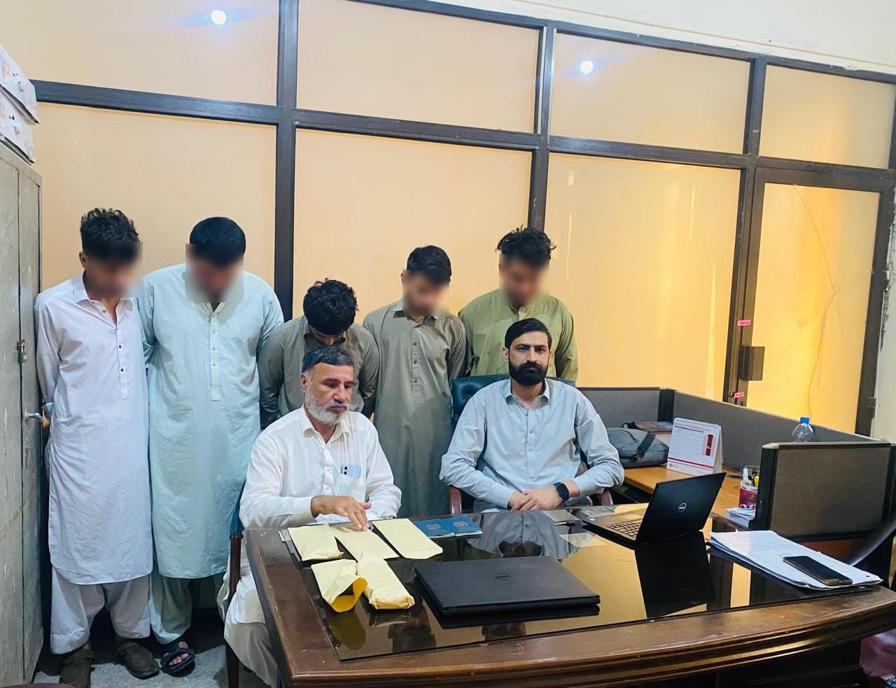 پشاور:  5 افغان شہری جعلی سفری دستاویزات بنواتے ہوئے گرفتار، ایف آئی اے