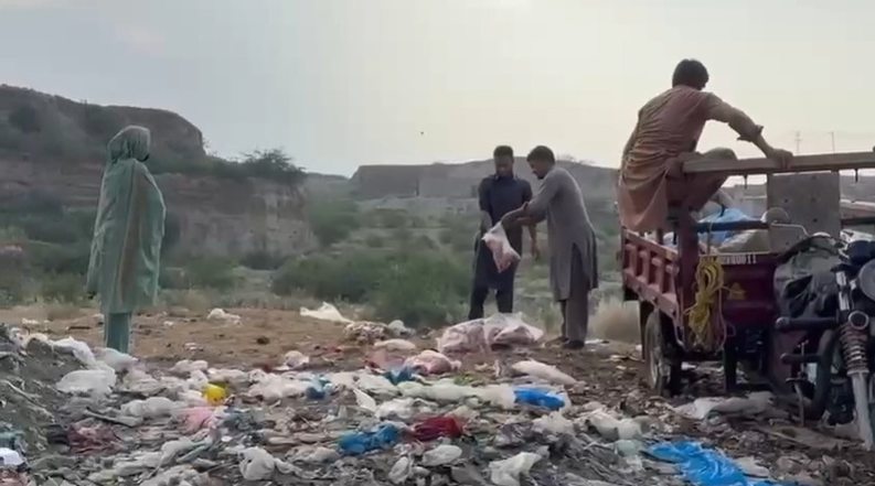 خیبرپختونخوا فوڈ اتھارٹی کی کارروائی، ہزاروں کلوگرام مضر صحت اشیاء تلف