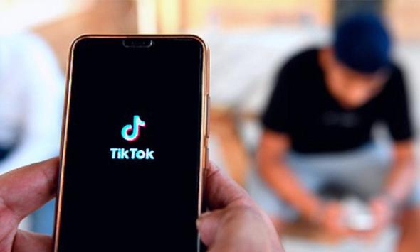 ڈی آئی خان: ٹک ٹاکرز کے خلاف وکلاء میدان میں، فحاشی اور نازیبا ویڈیوز پر کارروائی کا مطالبہ