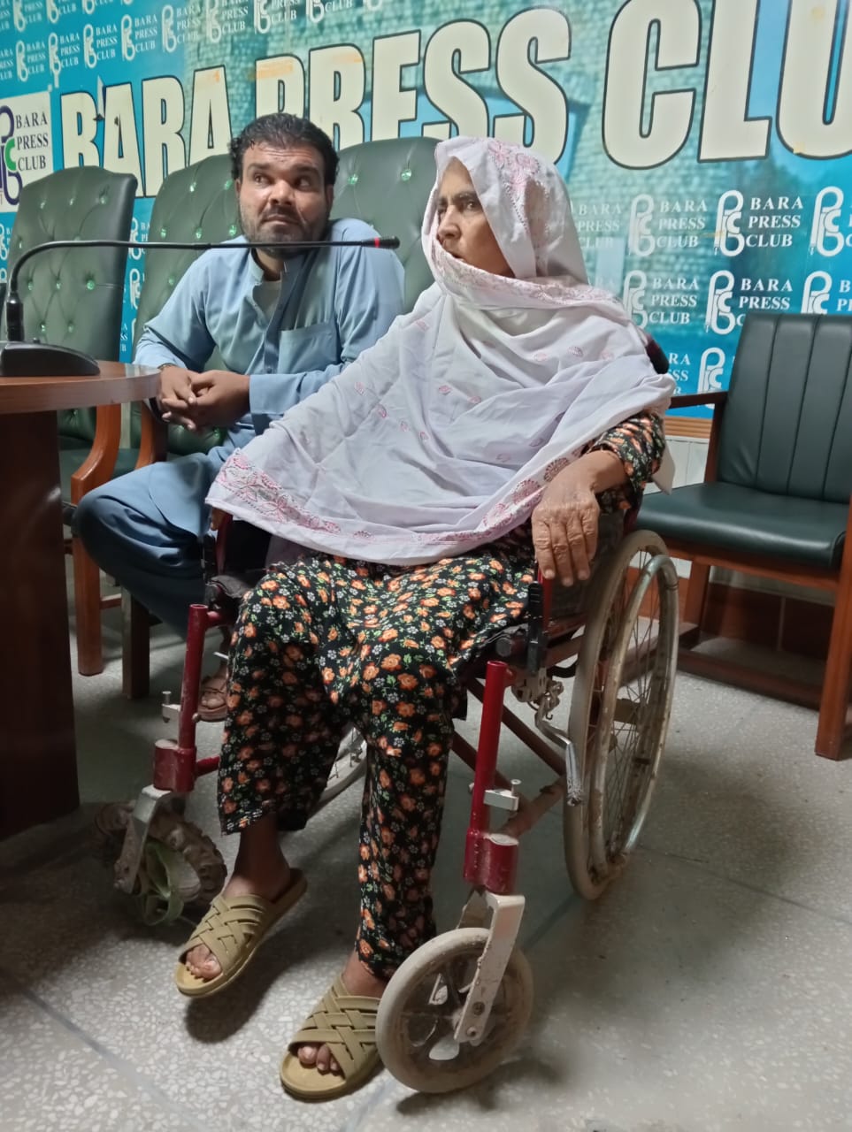 خیبر: وزیر اعلی کے حلقے سے پہلی بار بیوہ خاتون نے انصاف کے لیے آواز بلند کردی