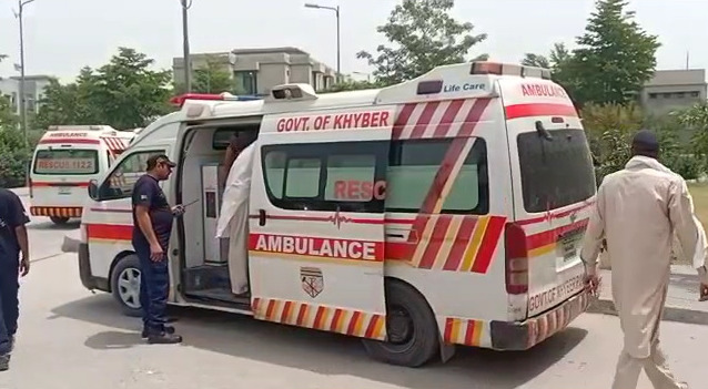 نوشہرہ:  پبی میں 2  خواجہ سراء فائرنگ سے قتل