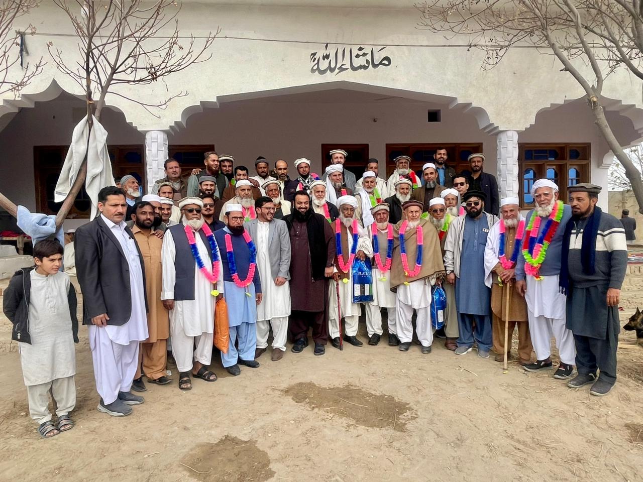 یادیں، ادب اور احترام: لکی مروت میں میٹرک 1996 کلاس کی شاندار تجدید تعلقات تقریب