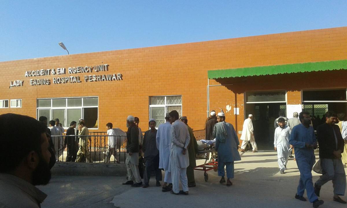 لیڈی ریڈنگ ہسپتال پشاور میں خاتون الٹراساؤنڈ سپیشلسٹ  کیوں نہیں؟