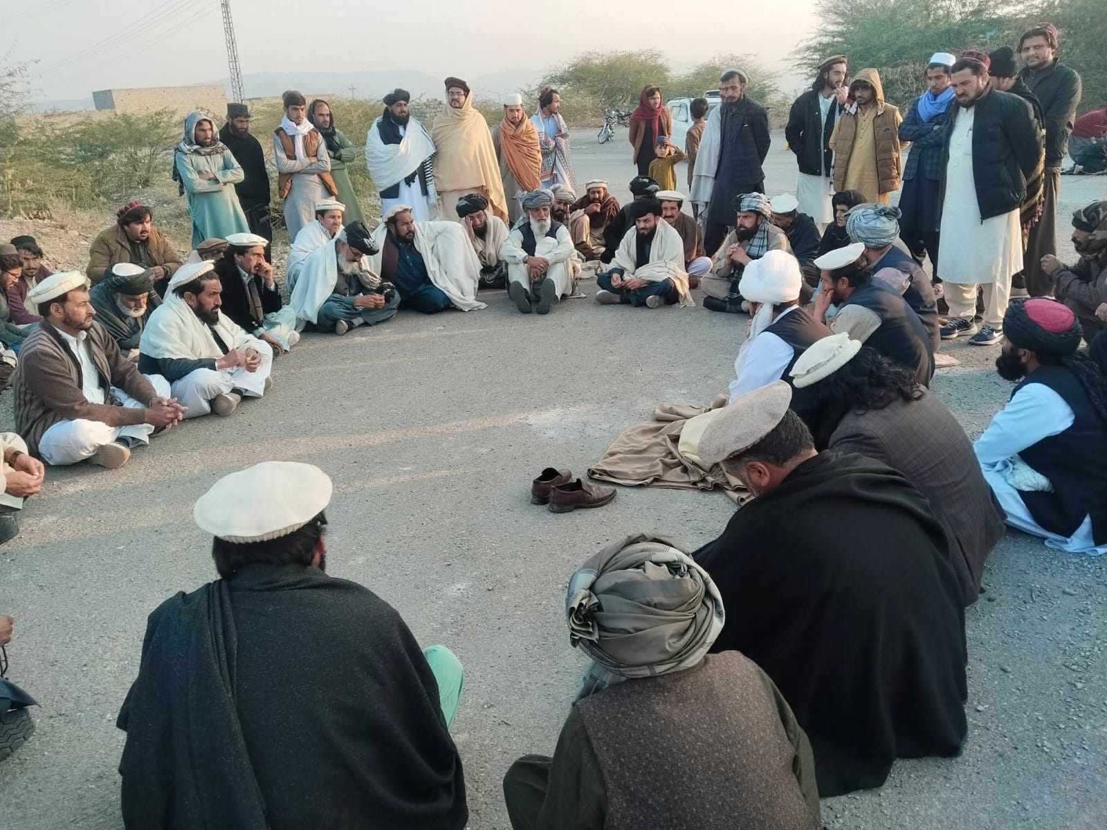 خیبر پختونخوا میں بگڑتا امن و امان: تین اضلاع میں ہنگامی اقدامات ناگزیر