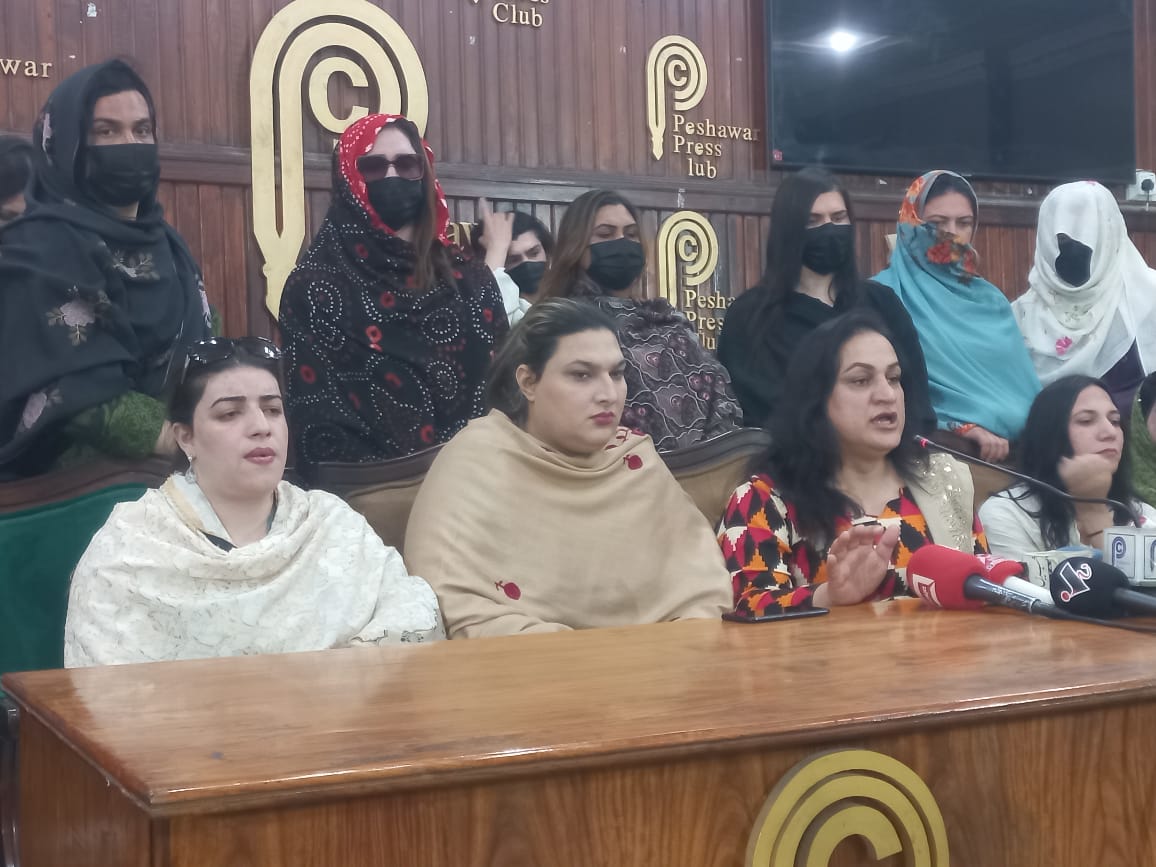 خیبر پختونخوا: 40 خواجہ سراؤں کو بیوٹیشن کورس کے بعد بھی 73 ہزار روپے نہیں ملے