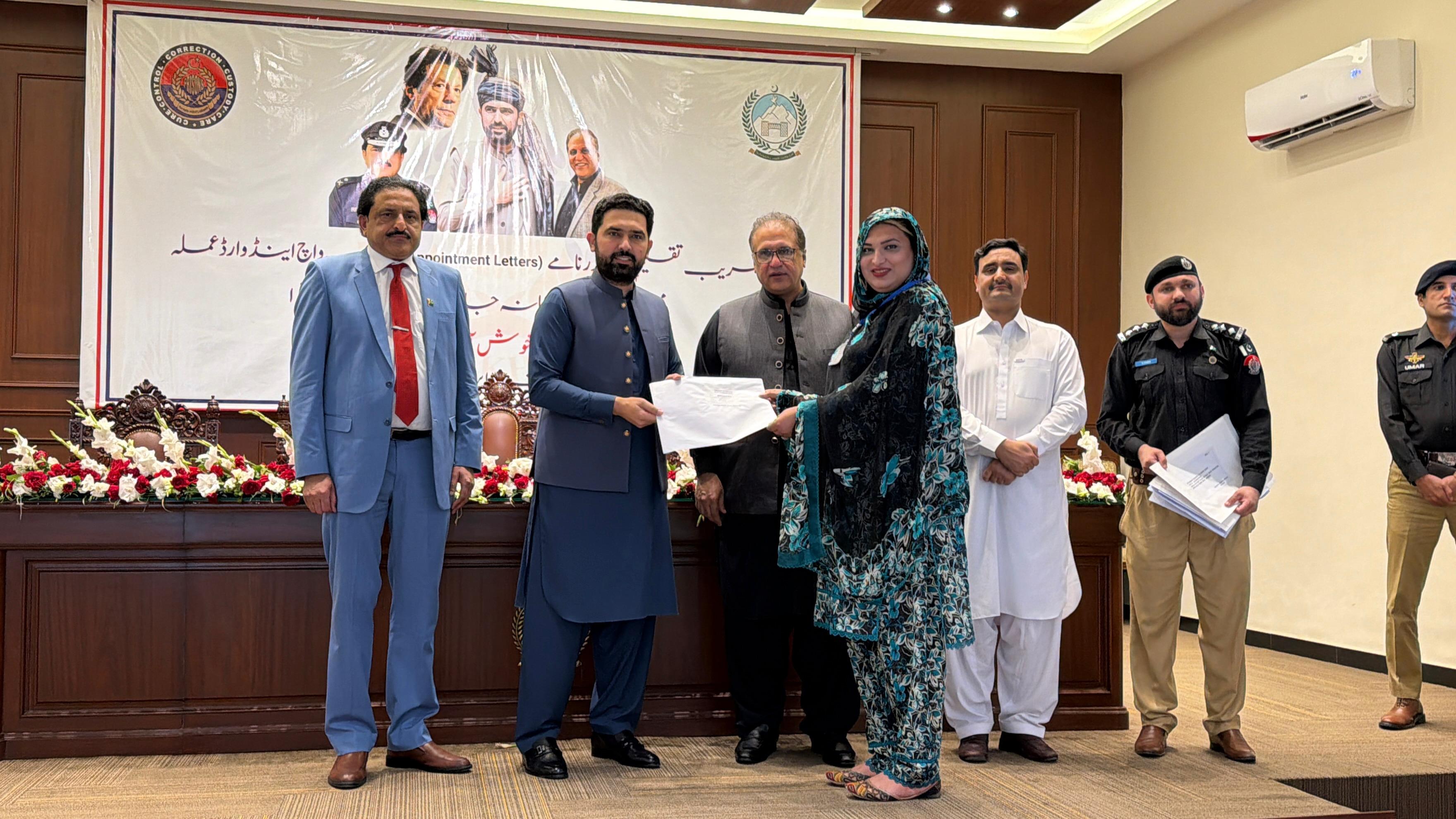 پشاور میں تاریخی تقرری: خواجہ سرا کمیونٹی سے تعلق رکھنے والی صوبیہ خان “بیبو” اہم عہدے پر فائز