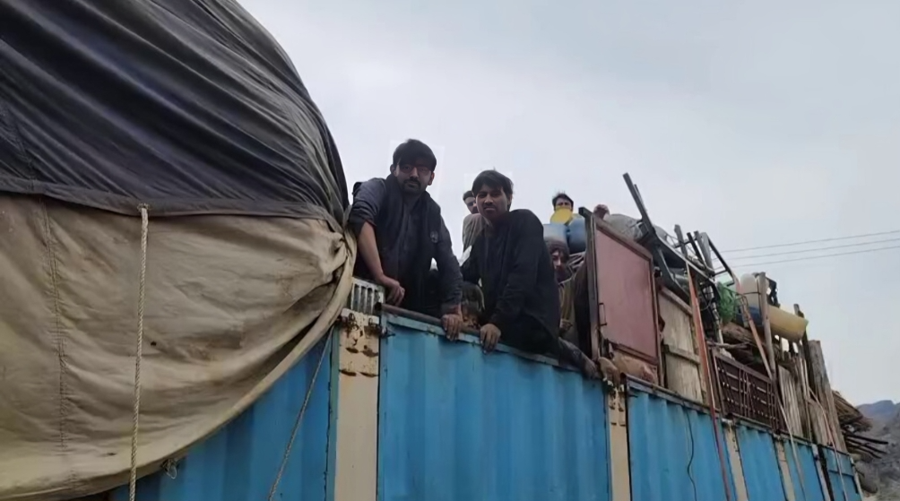 پاکستان میں غیر قانونی مقیم افغان مہاجرین کی واپسی کا عمل تیز
