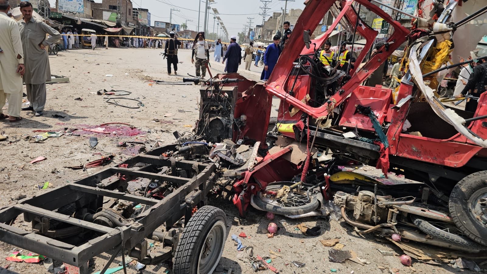 لکی مروت دھماکہ: شہدا کی تعداد  9  تک پہنچ گئی