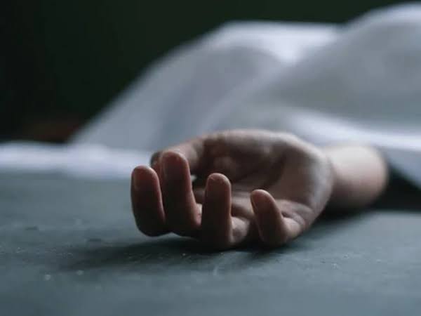 پشاور: موبائل فون کے استعمال سے روکنے پر تہکال میں کم عمر طالبہ کی مبینہ خودکشی
