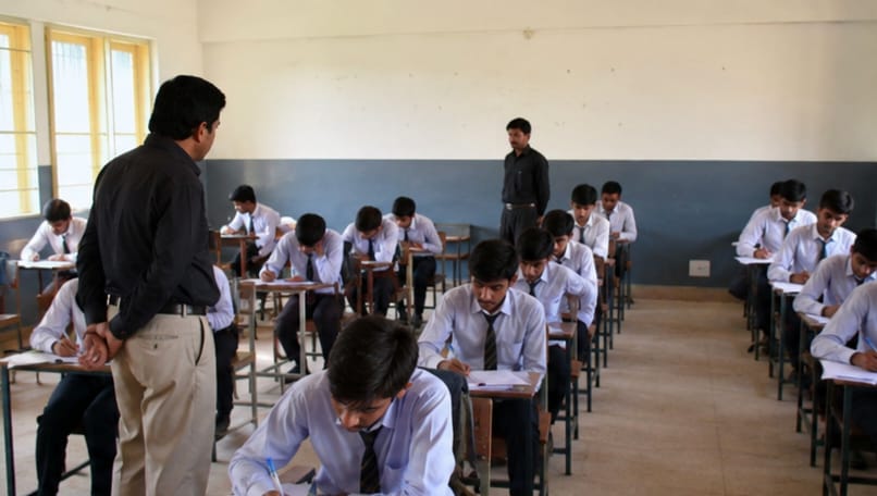 امتحانات میں سختی، کارکردگی میں کمی: اصل مسئلہ کہاں ہے؟