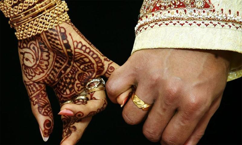 نئے شادی شدہ جوڑوں کے لیے ذہنی دباؤ بننے والا سوال: “اولاد کی کوئی خوشخبری ہے؟”