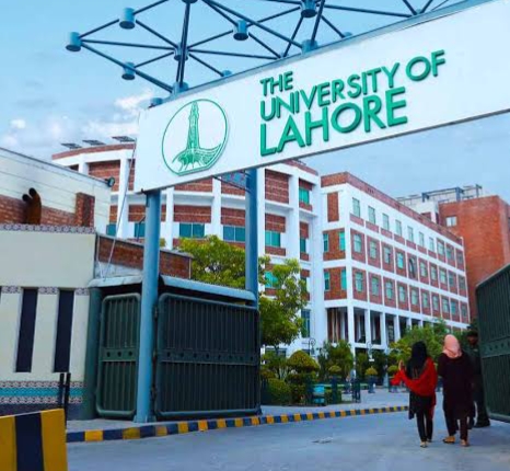 لاہور کی یونیورسٹی کا بڑا فیصلہ، خیبرپختونخوا کی کن طالبات کے لیے مفت تعلیم کا موقع فراہم کیا گیا؟