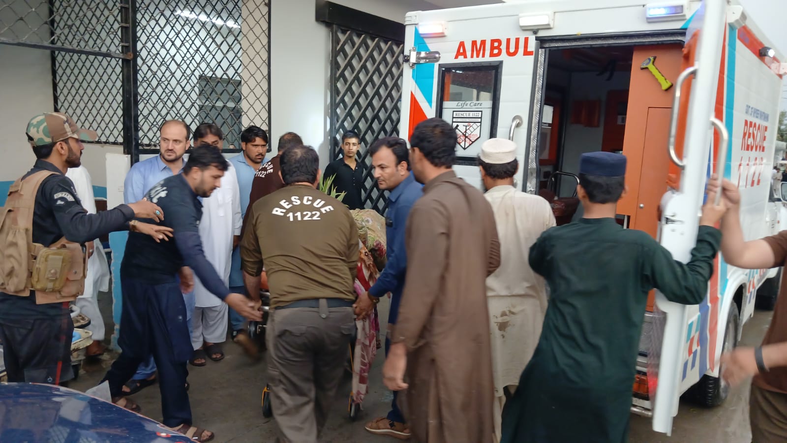 بنوں: آندھی و طوفان سے مختلف واقعات میں کتنے افراد جاں بحق اور زخمی ہوئے