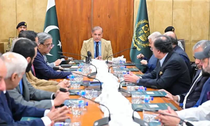 وفاقی کابینہ نے بجٹ کی منظوری دے دی، سرکاری ملازمین کیلئے کیا فیصلہ سامنے آیا؟