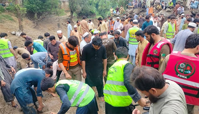 خیبرپختونخوا: گزشتہ 48 گھنٹوں میں بارشوں سے اب تک کتنا جانی و مالی نقصان ہوا؟