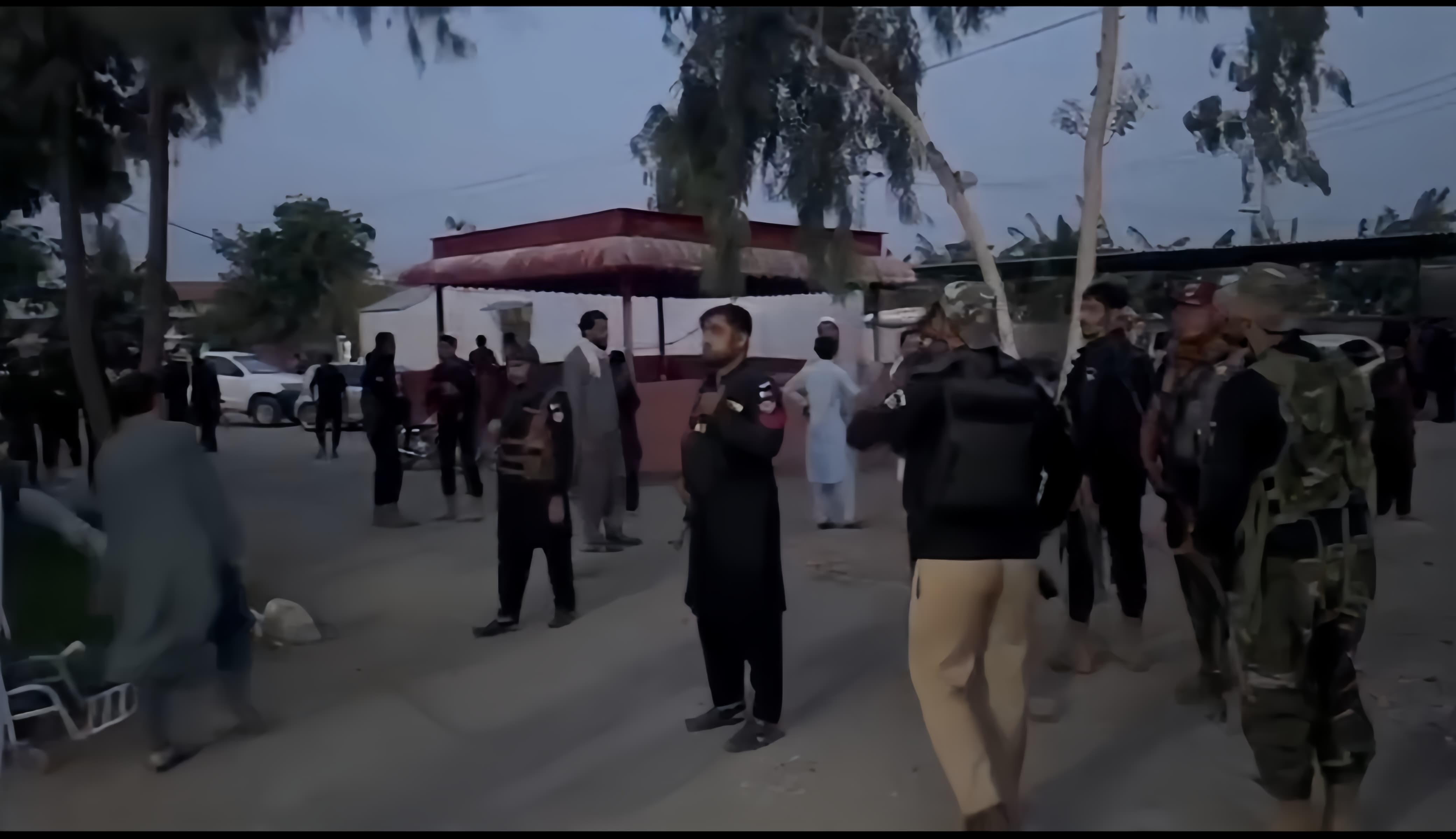 مہمند میں پولیس موبائل پر حملہ، ایڈیشنل ایس ایچ او سمیت 2 اہلکار شہید، ایک زخمی