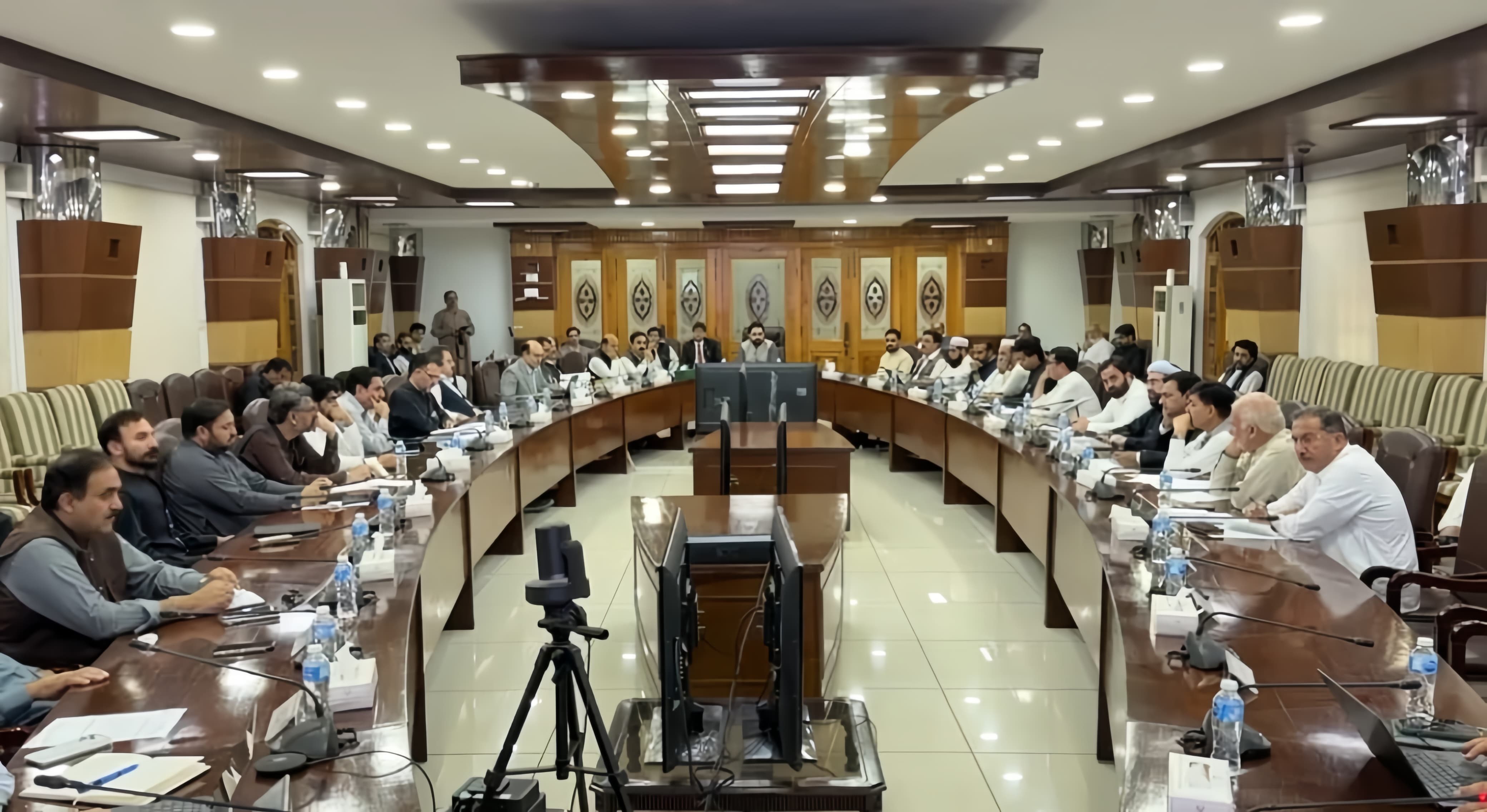 خیبرپختونخوا کی نئی ہیلتھ پالیسی 2026 منظور، عوام کو کیا نئی سہولیات ملیں گی؟