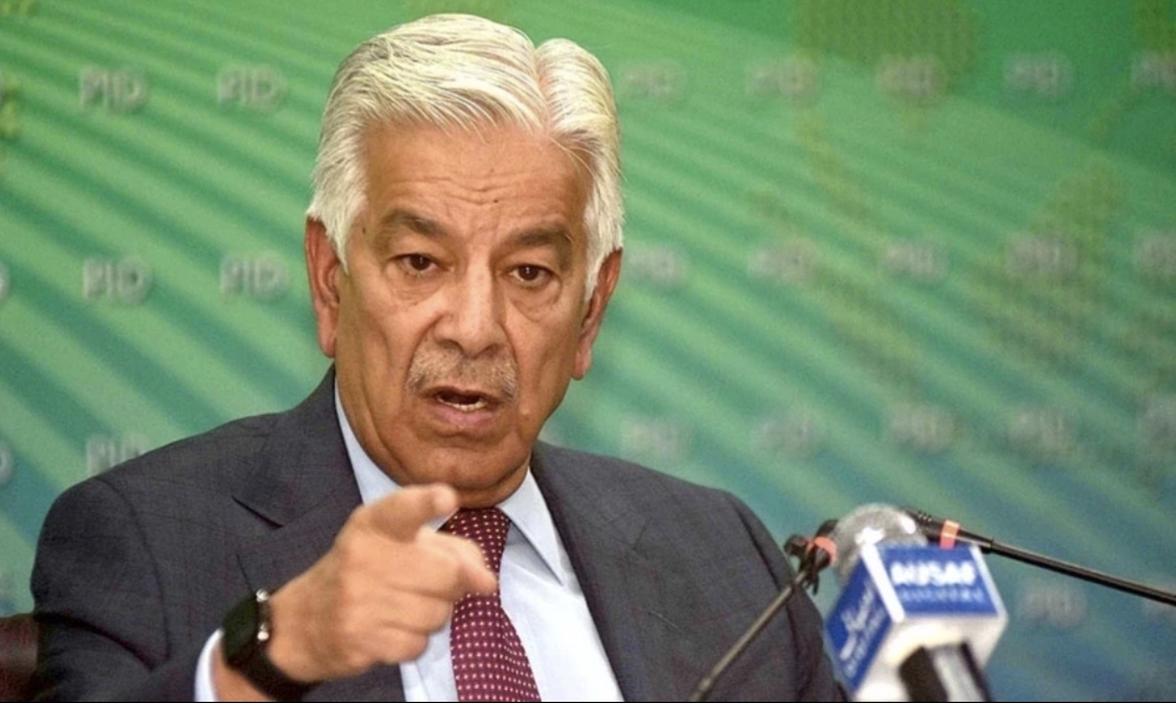 فوج  کی قربانیوں کو تنخواہ سے جوڑنا اخلاقی بے حسی ہے، خواجہ آصف کا فضل الرحمان کے بیان پر ردعمل