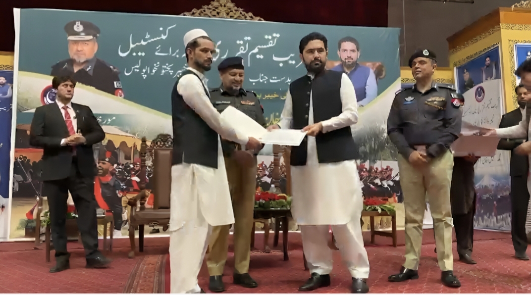 خیبرپختونخوا پولیس میں نئی بھرتیاں مکمل، وزیراعلیٰ سہیل آفریدی نے کتنے اہلکاروں کو تقرری نامے دیے؟