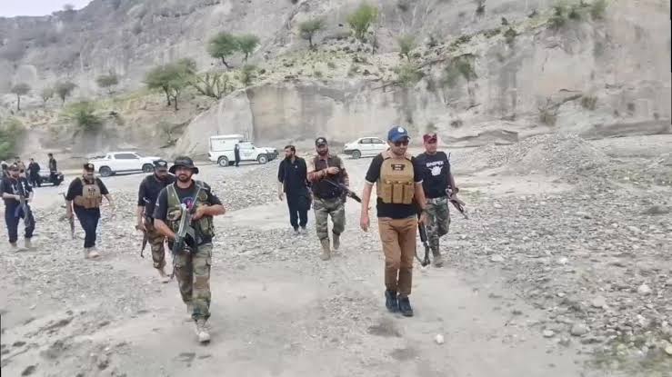 ہنگو: جوابی آپریشن میں 15 دہشت گرد ہلاک، ڈی ایس پی سمیت 9 پولیس اہلکار شہید