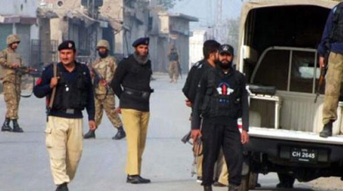 بنوں: پولیس نے 40 مطلوب مبینہ دہشت گردوں کی معلومات فراہم کرنے والوں کے لیے کروڑوں روپے انعام کا اعلان کر دیا