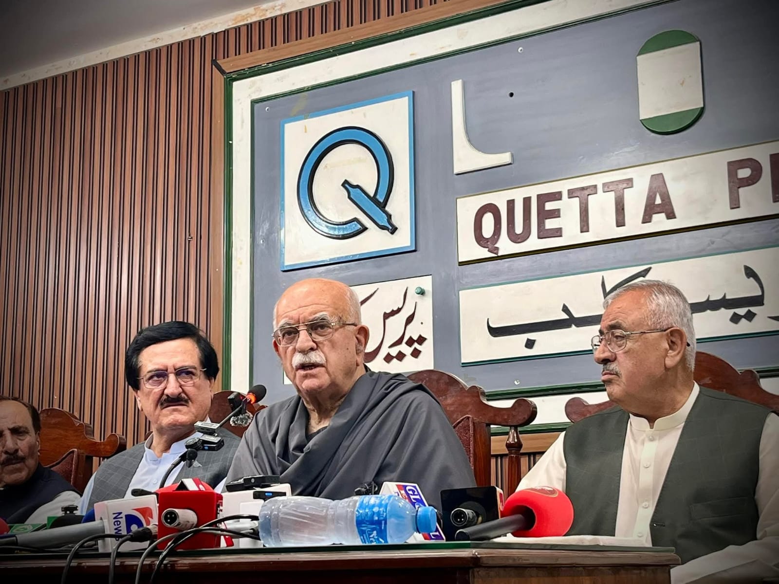 بلوچستان میں پشتون قومی جرگہ، کیا یہ مکالمے کے ذریعے مسائل کے حل کی راہ ہموار کر سکے گا؟