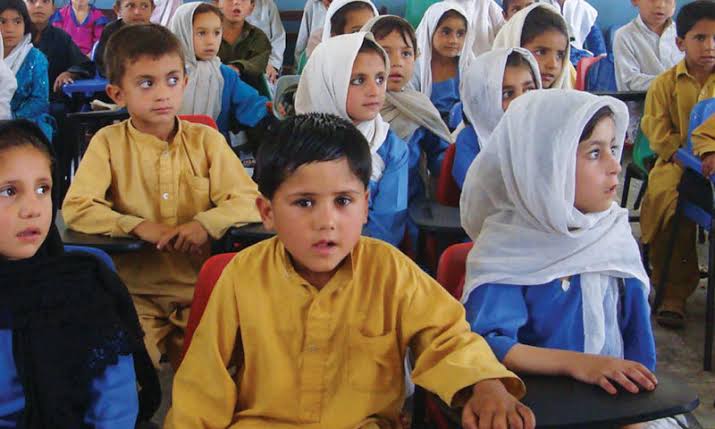 خیبر پختونخوا میں سکول سے باہر بچوں کو واپس لانے کا نیا منصوبہ تیار