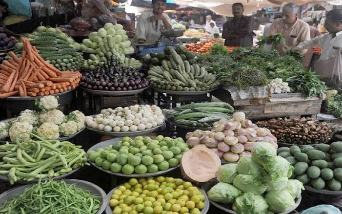 پیٹرول مہنگا ہونے کے بعد کون کون سی اشیائے ضروریہ مہنگی ہوگئیں؟