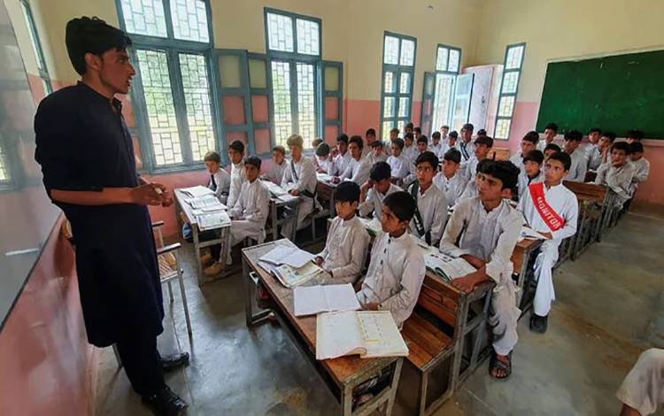 ضلع خیبر کے طلبہ کے لیے میٹرک کے بعد اعلیٰ تعلیم کا سفر مشکل کیوں ہو جاتا ہے؟