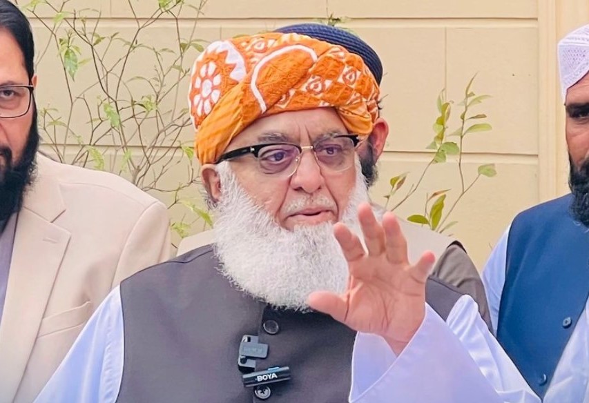 خیبرپختونخوا میں عملاً کوئی حکومت نہیں، بھتہ نہ دینے پر بیٹوں اور بھتیجوں پر حملے ہوئے، مولانا فضل الرحمان