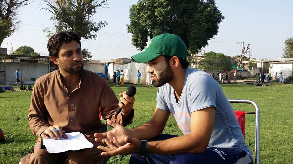 سوشل میڈیا کی دھمکیاں اور آن لائن ہراسانی، سابقہ قبائلی صحافیوں کے لیے صحافت کو کس طرح مشکل بنا رہی ہے؟