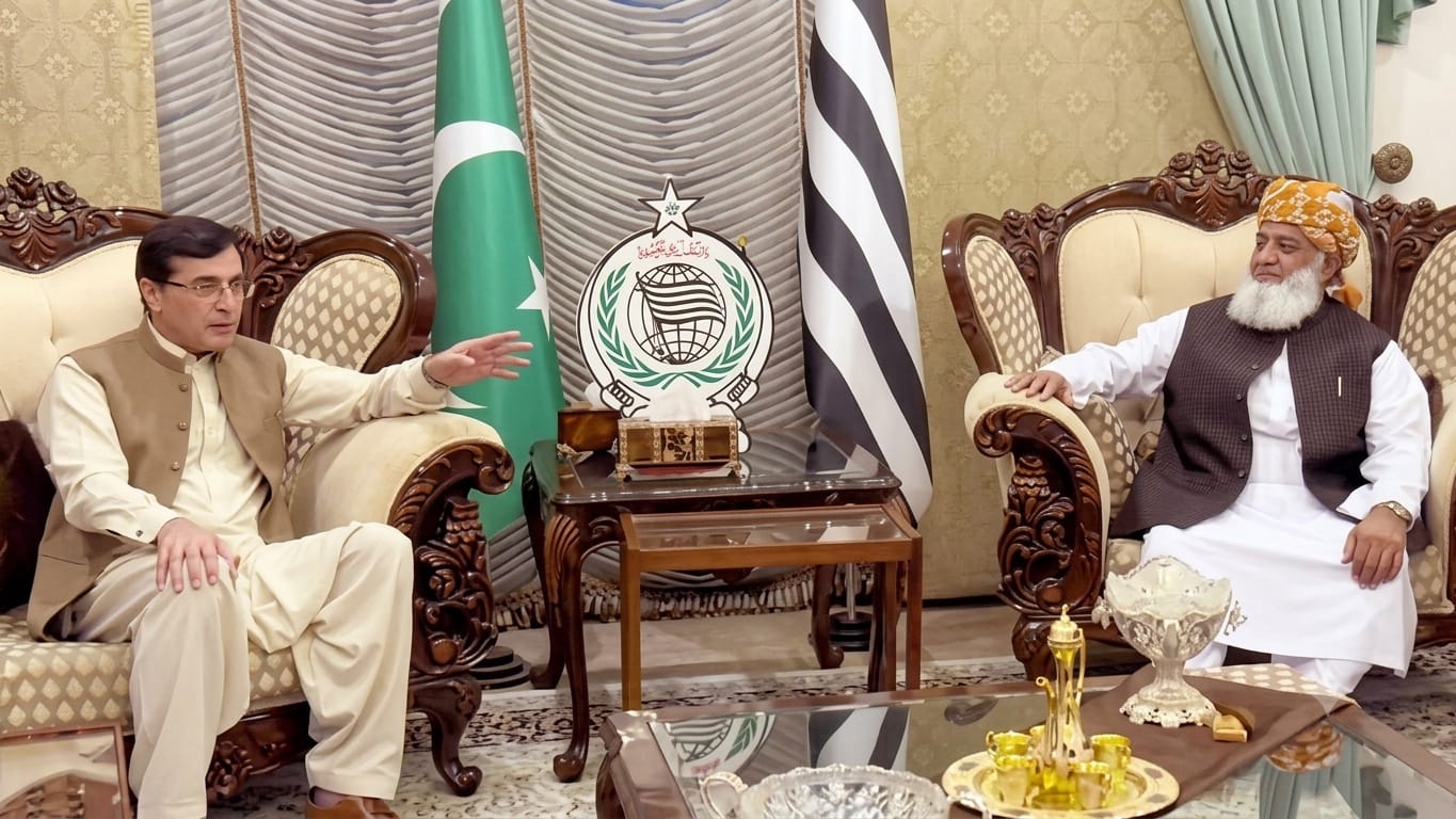 کیا مولانا فضل الرحمان بھی پی ٹی آئی کے مارچ میں شامل ہوں گے؟ بیرسٹر گوہر نے بتا دیا