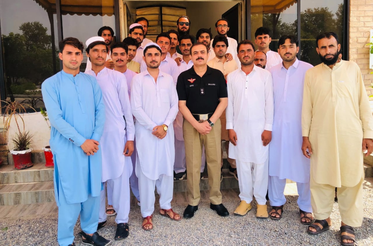 لکی مروت: پولیس شہداء کے 23 بچے اور بھائی خیبرپختونخوا پولیس میں پی اے ایس آئی بھرتی