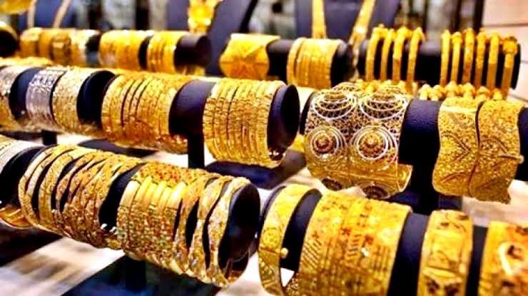 سونا سستا ہوگیا، فی تولہ قیمت میں کتنی کمی ہوئی؟