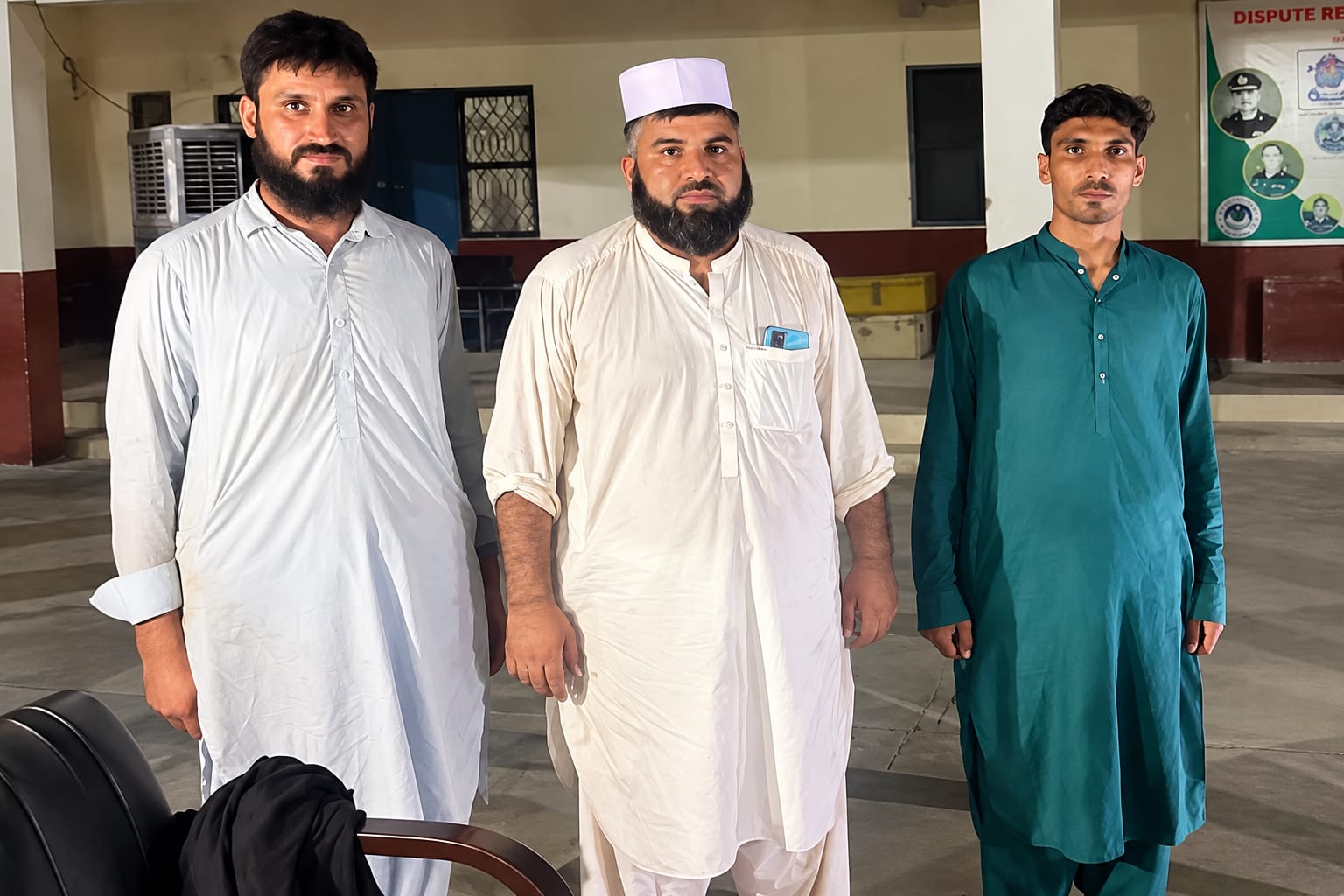 نوشہرہ: نظام پور سے اغوا ہونے والے تین پولیس اہلکار محرر سمیت مذاکرات کے بعد رہا