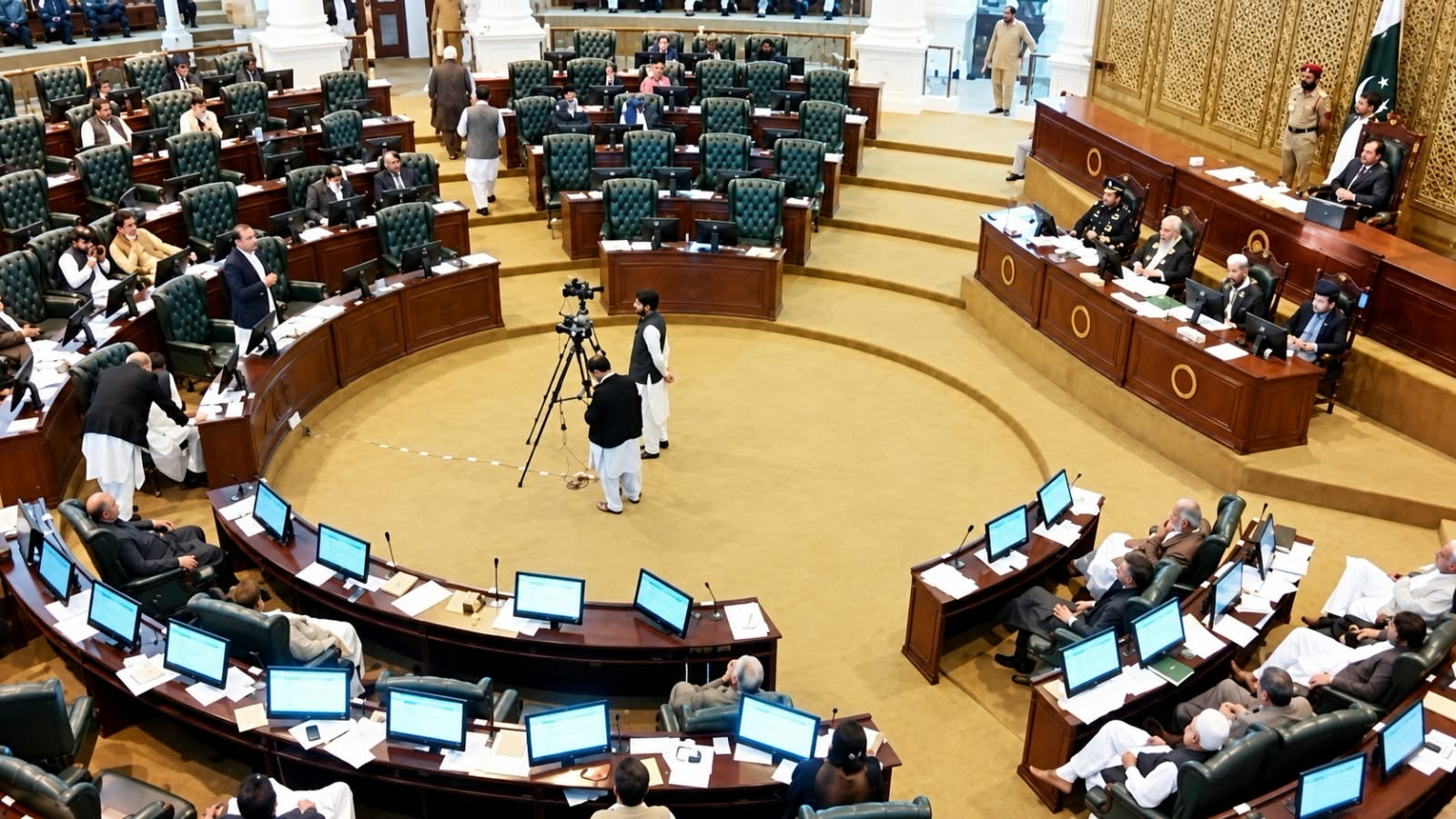 خیبرپختونخوا میں پی ٹی آئی دور کے 74 قوانین کا جائزہ لینے کے لیے کمیٹی قائم