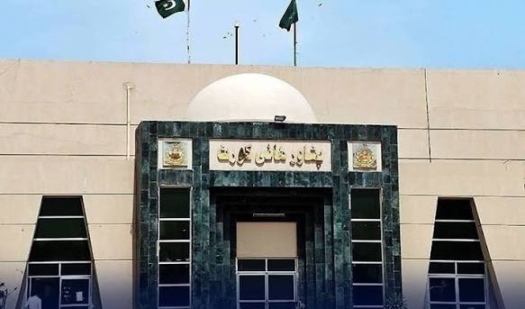 پشاور ہائی کورٹ: گورنر راج اور ایمرجنسی کے نفاذ کے خلاف درخواستوں پر ایڈووکیٹ جنرل اور اٹارنی جنرل کو نوٹس جاری