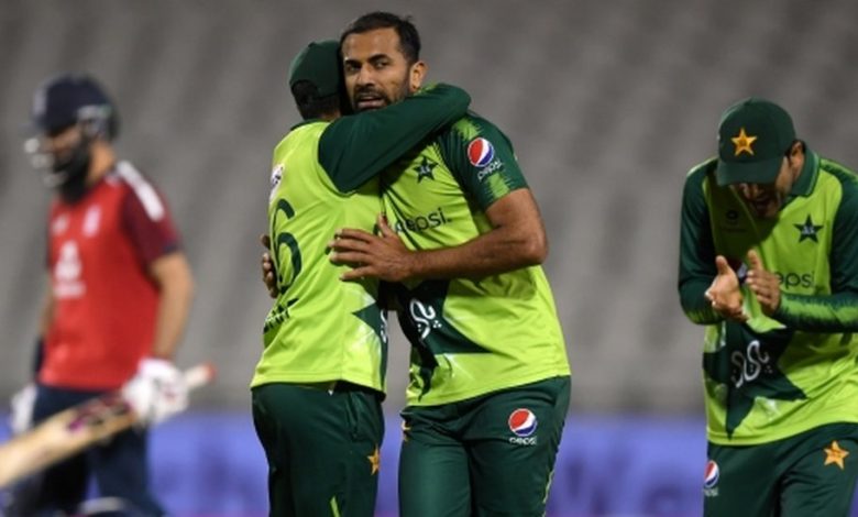 تیسرے ٹی ٹونٹی میچ میں پاکستان نے انگلینڈ کو شکست دے دی
